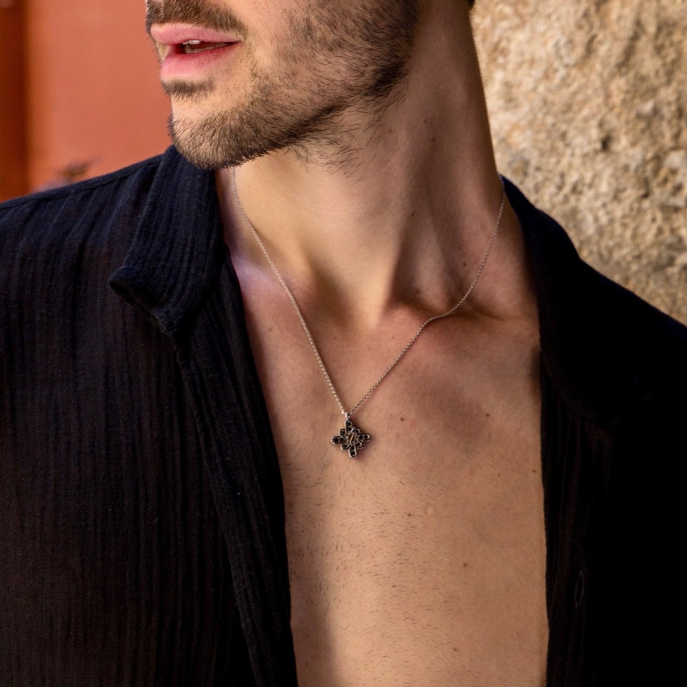 Collana Zancan in argento, pendente a rosa dei venti, pietre e vite in oro rosa